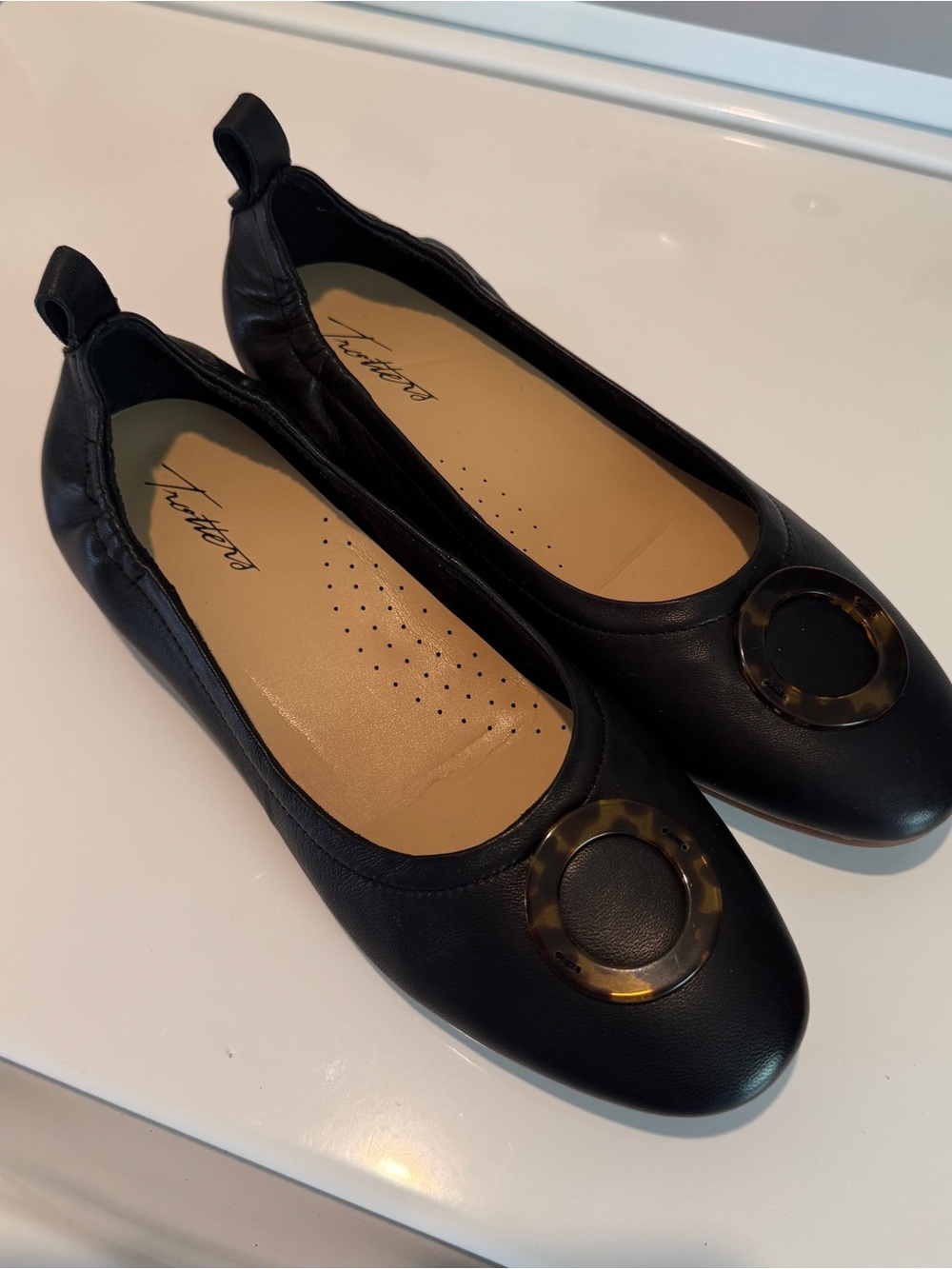 Trotters Gia Ornament Leather Ballet Flat
Black Womens 9M